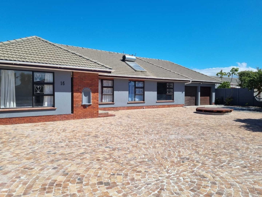 To Let 4 Bedroom Property for Rent in Tygerdal Western Cape